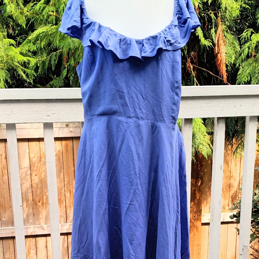 NWT Old Navy sleeveless ruffle neckline and sleeves size XL